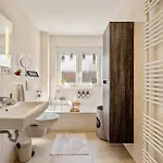 Retreat Living - Sauna - Garten - Parkplatz Appartement