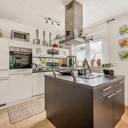 Retreat Living - Business-Apartment Mit 3 Schlafzimmern, 2 Baedern & Sauna - Kostenloser Parkplatz