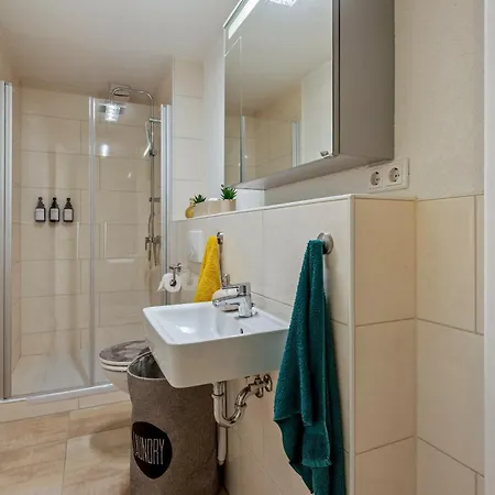 Retreat Living - Sauna - Garten - Parkplatz Apartman